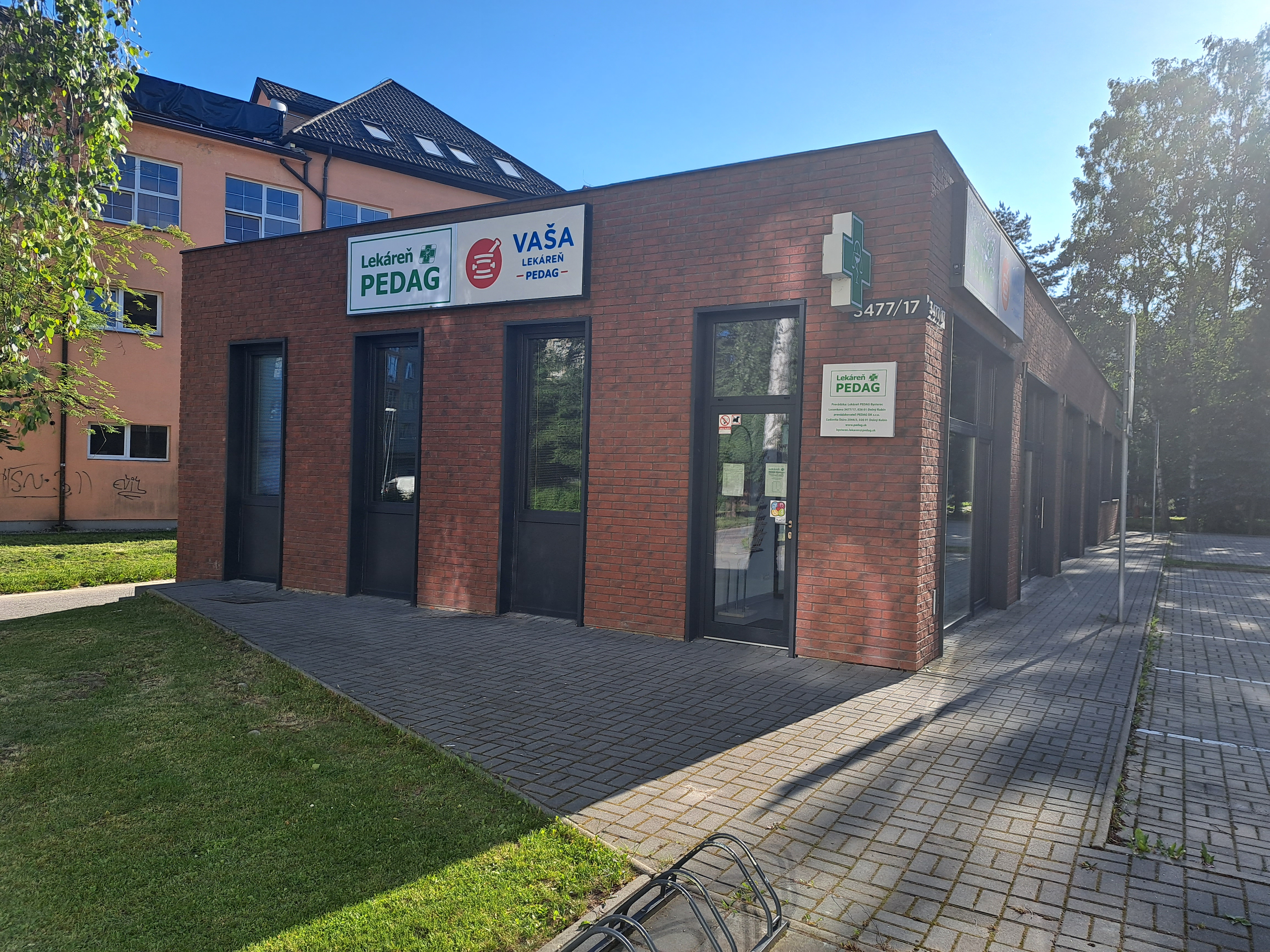Lekáreň PEDAG Bysterec - Exteriér